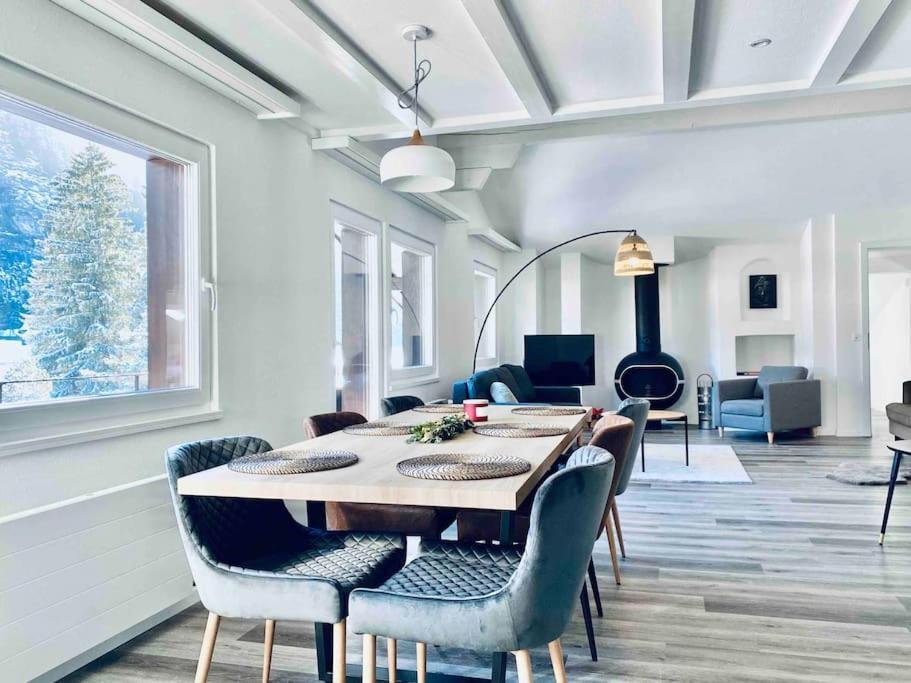 Unique Penthouse With Gallery And Mountain View カンデルシュテッグ エクステリア 写真