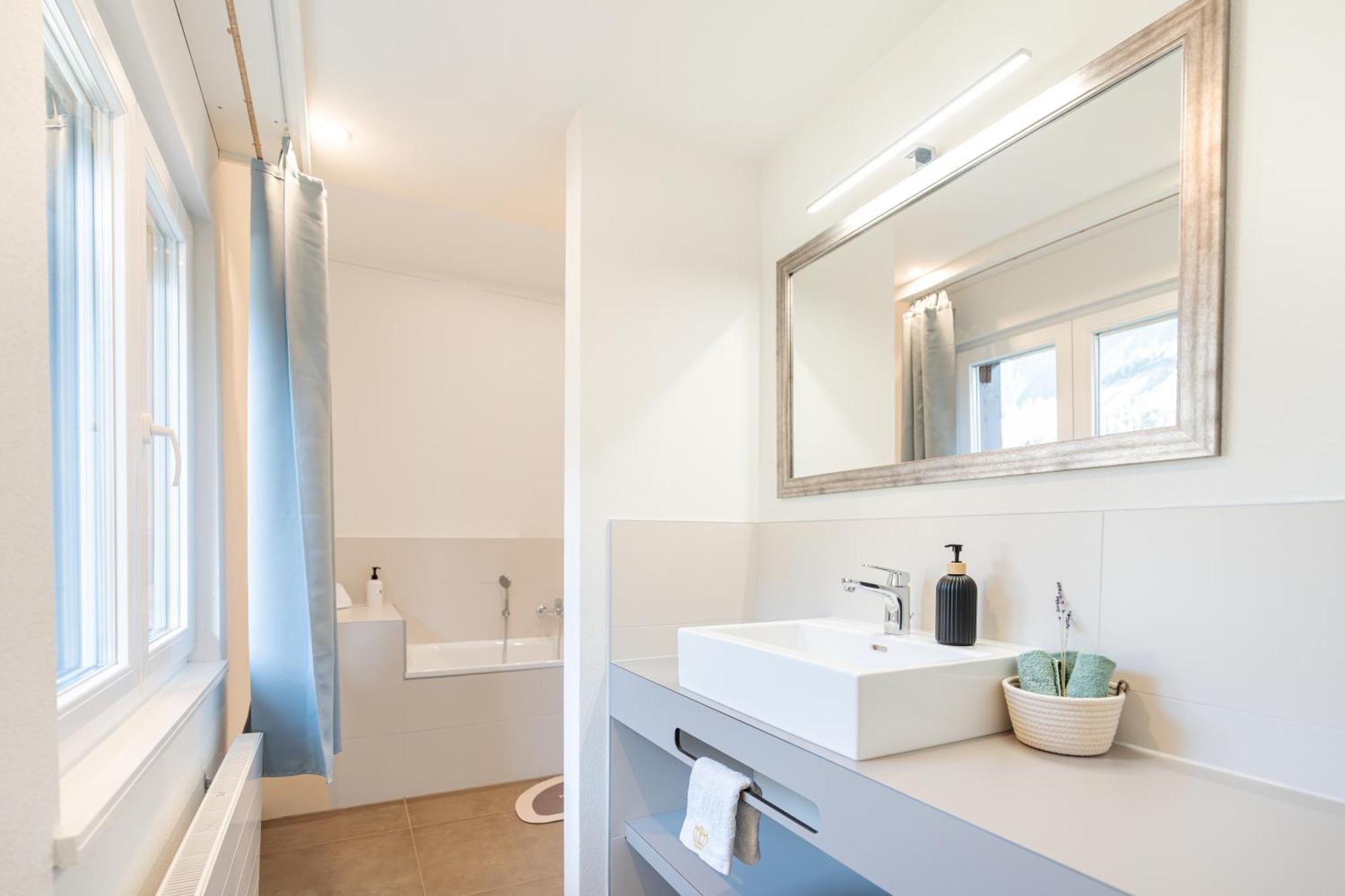 Unique Penthouse With Gallery And Mountain View カンデルシュテッグ エクステリア 写真